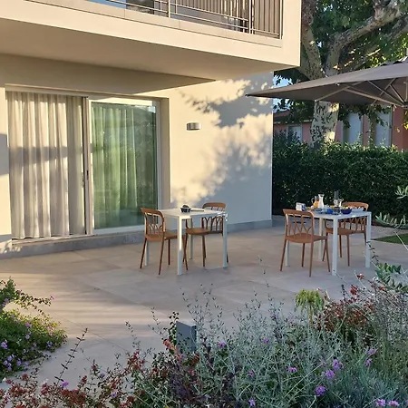 Slowersilia Bed And Breakfast-2